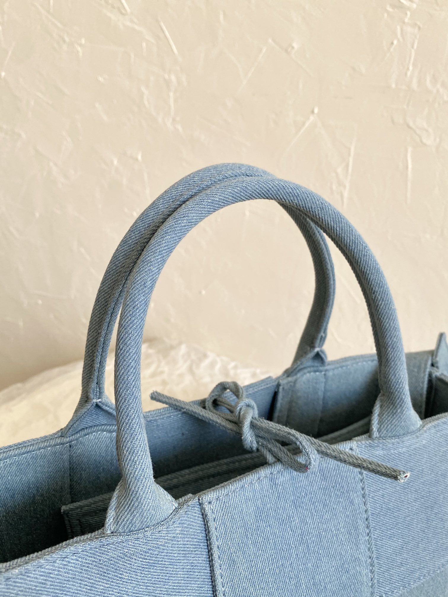 B0tt*ga Ven*ta Mini Arco Tote Bag Blue For Women‎ 9.8in/25cm
