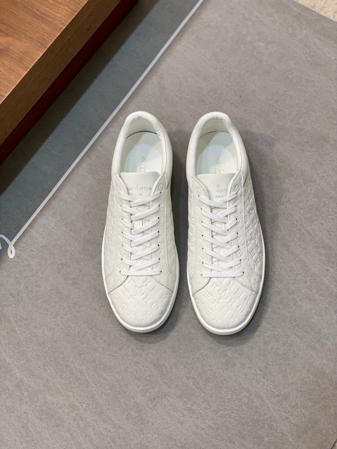 L0vis Vvtt0n Rivoli Sneaker White For Men 1AARI6