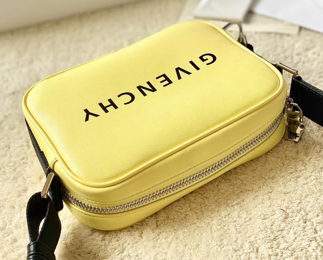 Givenchy Camera Bag Blue/Black/Yellow For Women‎ 7.75in/19.7cm GIV158073