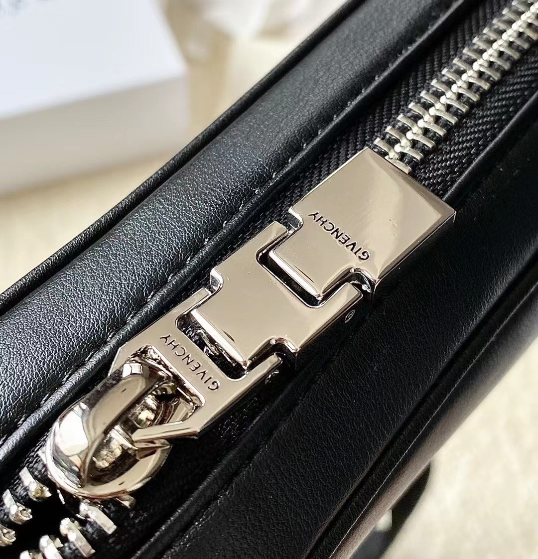 Givenchy Camera Bag Blue/Black/Yellow For Women‎ 7.75in/19.7cm GIV158073