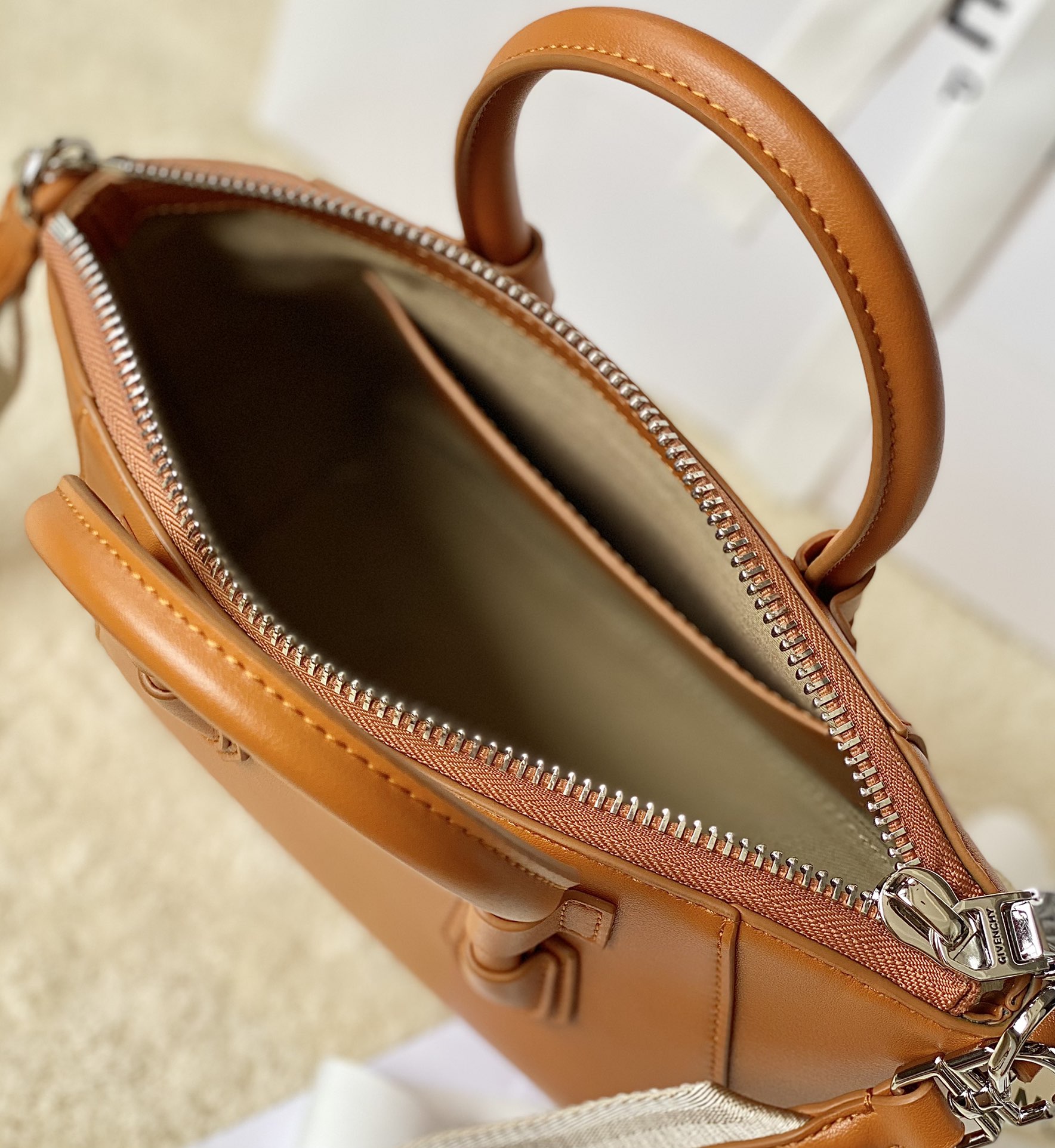 Givenchy Mini Antigona Sport Bag Brown/Black/Beige For Women‎ 8.7in/22cm BB50NVB1HT-001