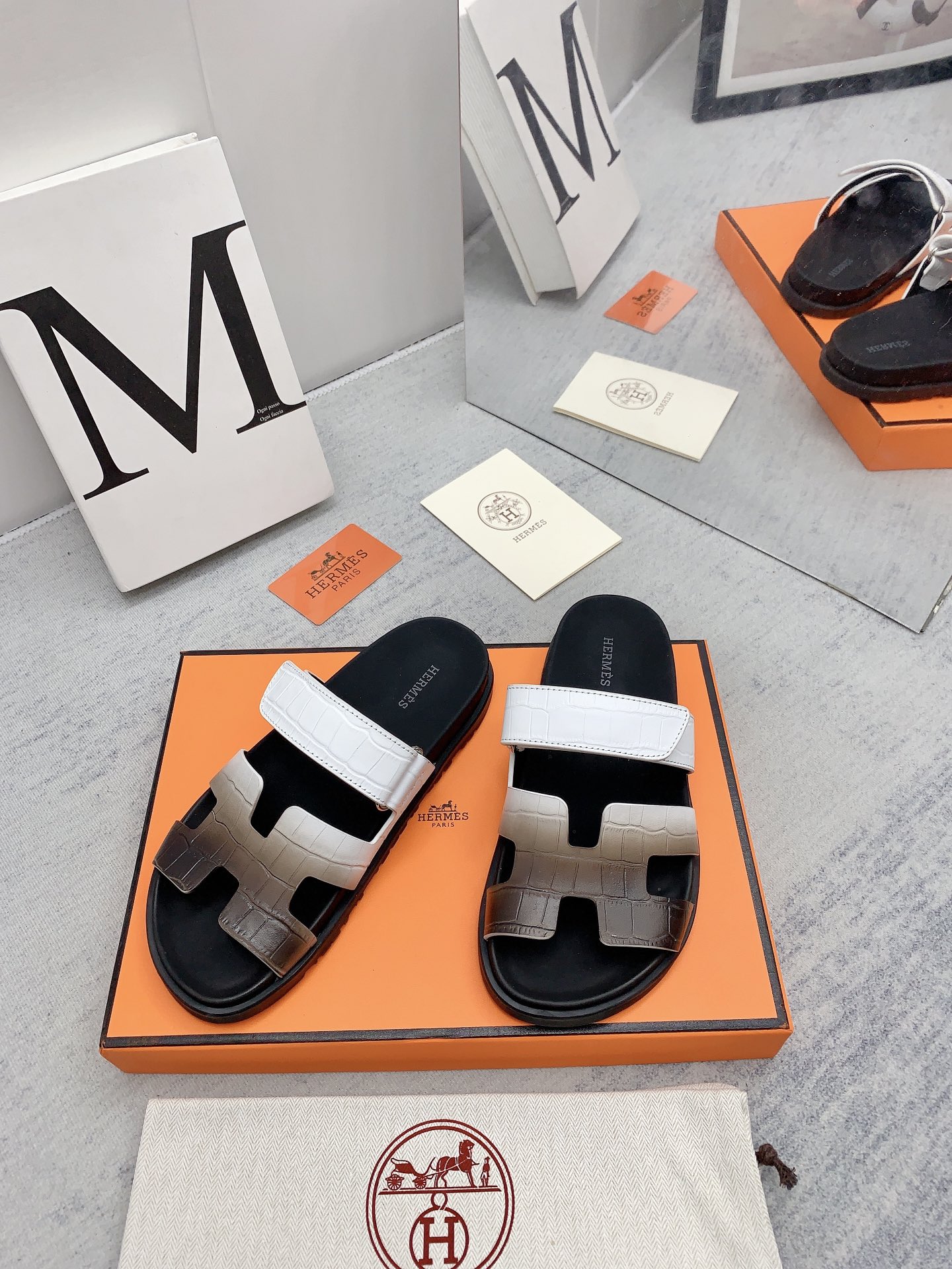 H**me5 Chypre Sandal White For Men
