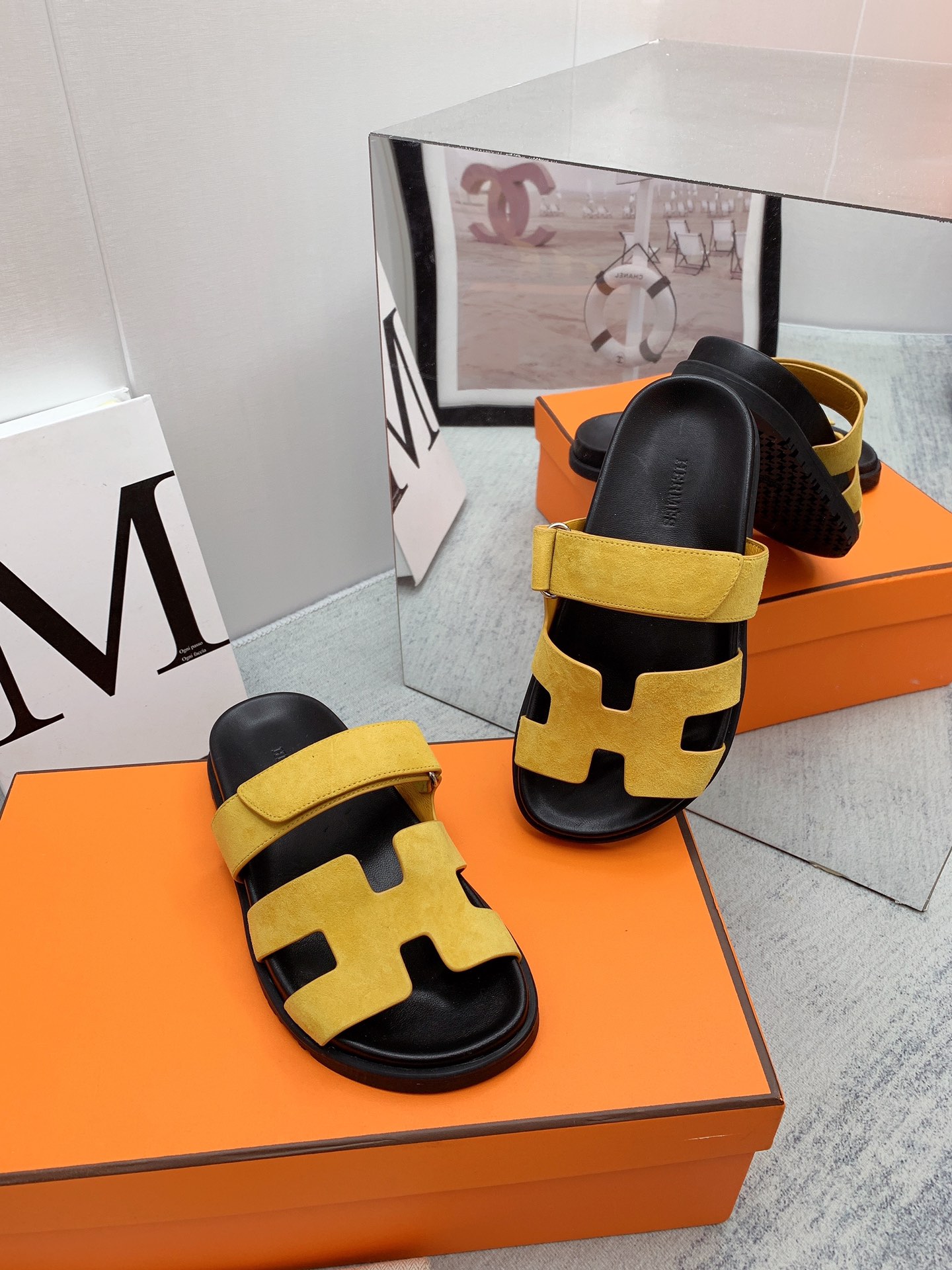 H**me5 Chypre Sandal Yellow For Men