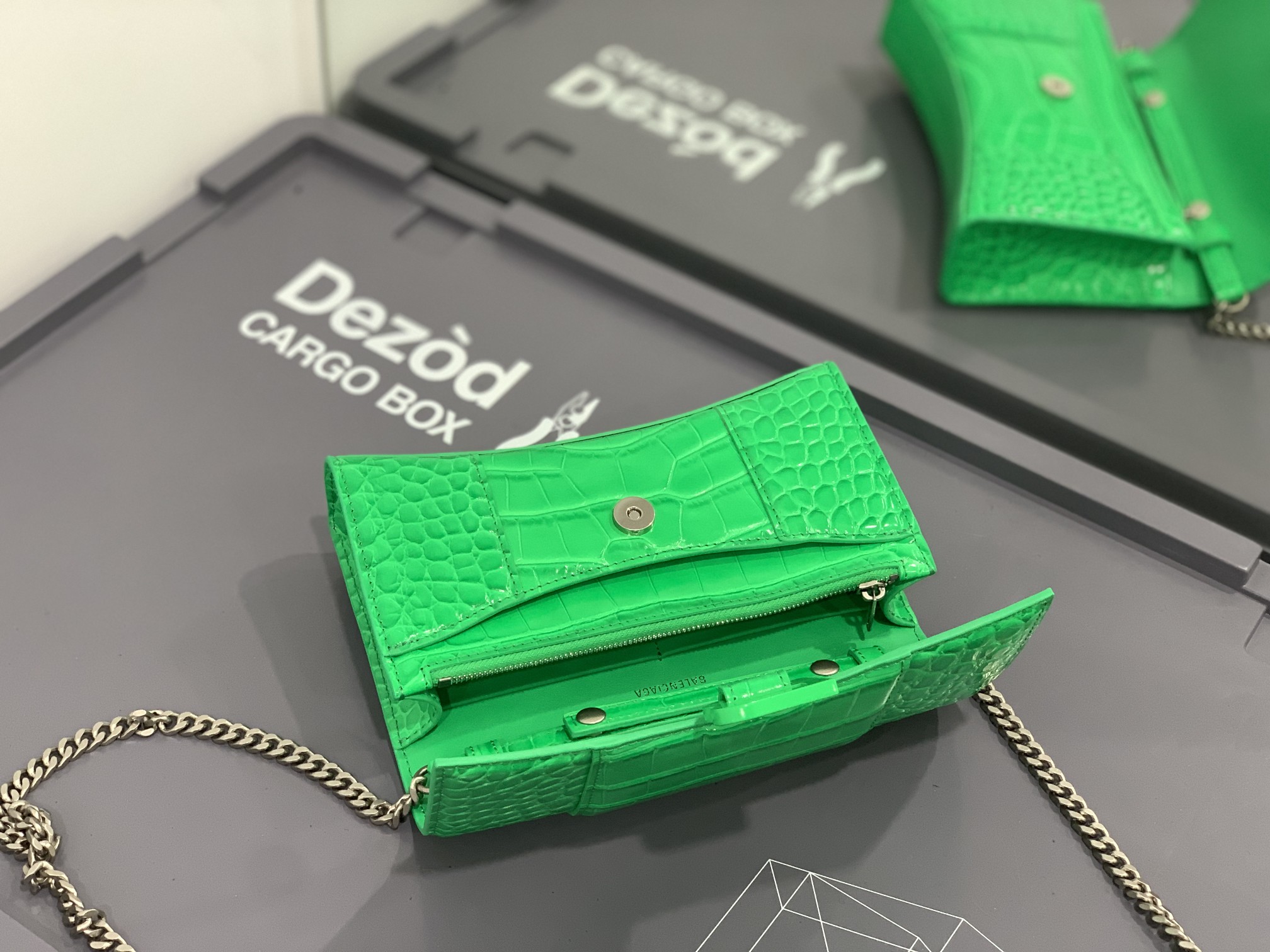 Ba1en*iaga Hourglass Wallet Silver/Grey/Gold/Green/Black For Women‎ 7.6in/19cm 6560502UDF71000