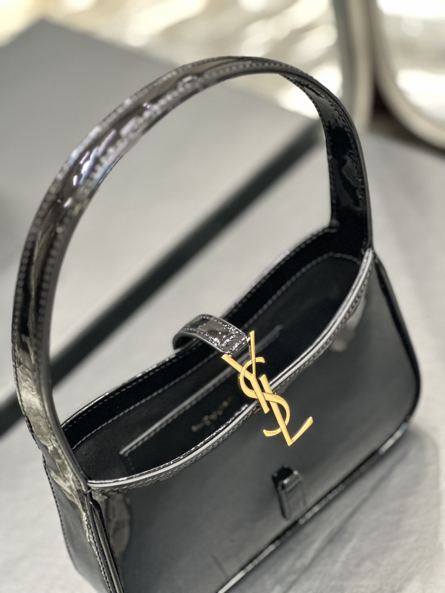 Sa1nt Lau*nt Le 5 A 7 Mini Black For Women‎ 7.5in/19cm 7103180UF0W1000