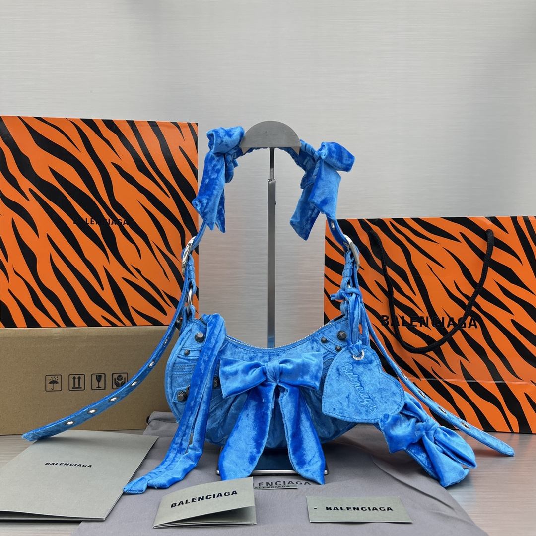 Ba1en*iaga Le Cagole XS Shoulder Bag Blue For Women‎ 10.2in/25.9cm