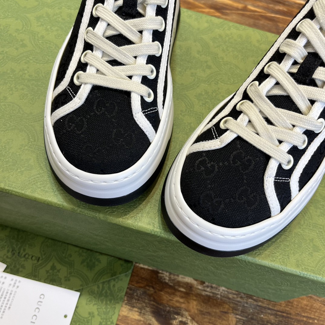 Gvc*1 Chunky Sneaker Black For Women