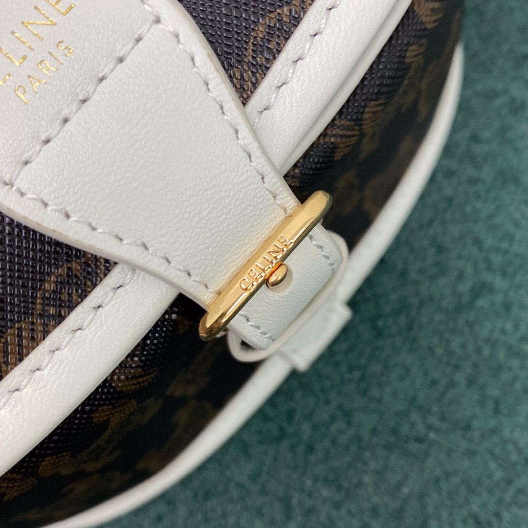 Ce1i*e Medium Folco Bag In Triomphe Canvas With Ce1i*e Print Black And White For Women‎ 7in/18.5cm