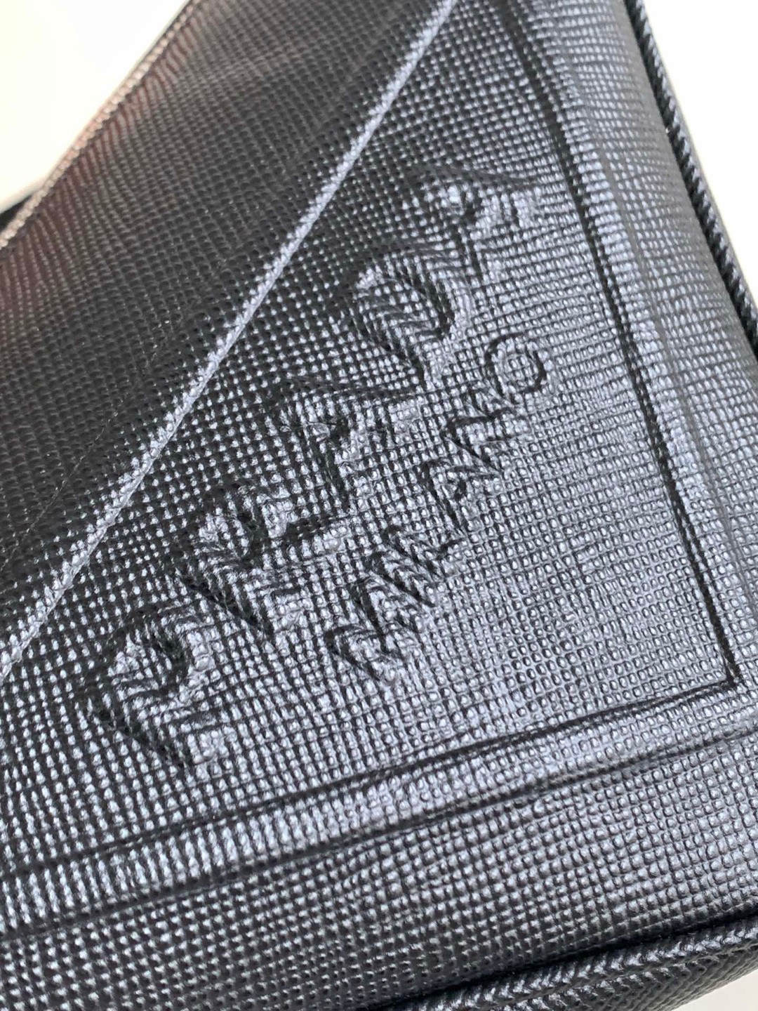 Pra*a Saffiano Pra*a Triangle Bag Green/Black/White For Women 11.1 in / 28 cm 2VH155_2FAD_F0458_V_OOO