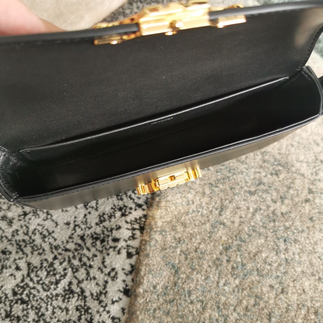 Ce1i*e Triomphe Shoulder Bag In Shiny Black For Women‎ 8in/20cm 194143BF4.38NO