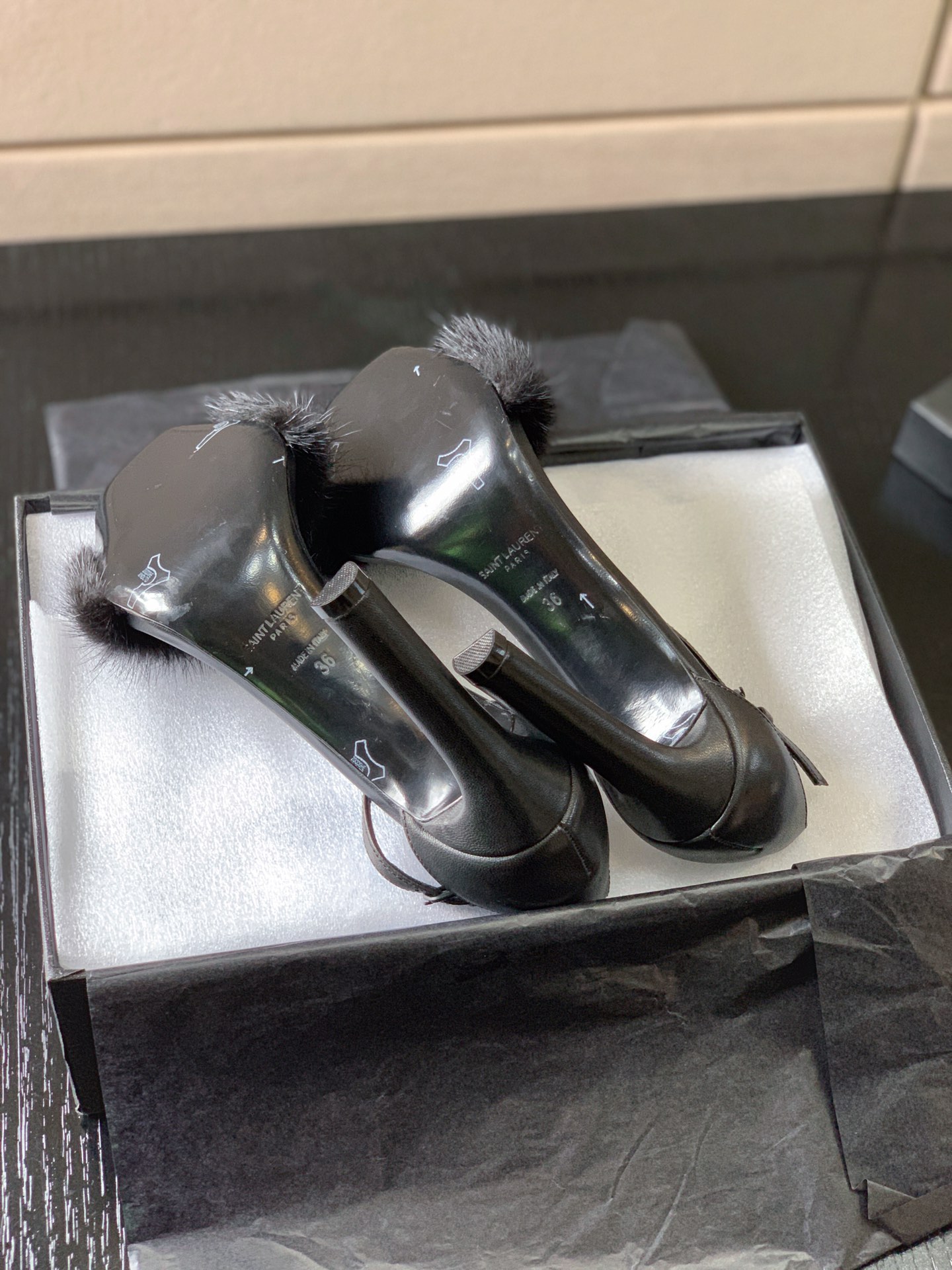 Sa1nt Lau*nt Bea Ankle Strap Sandals Black For Women