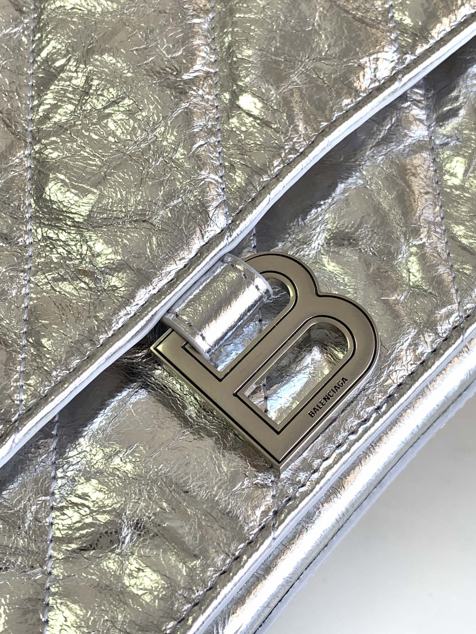 Ba1en*iaga Crush Medium Chain Bag Metallized Quilted In Sliver Tone For Women 12.2in/31cm 716351210IW8110