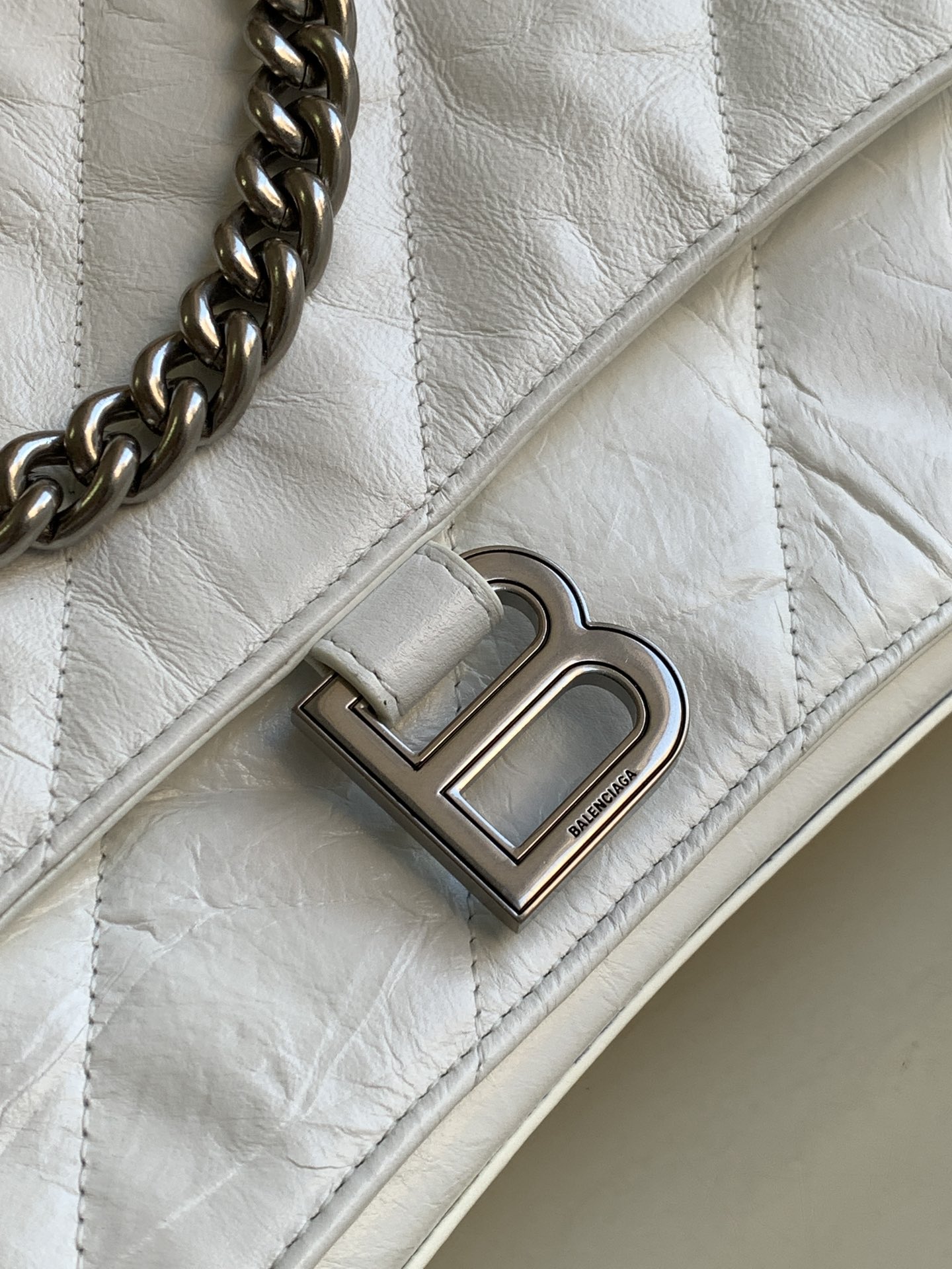 Ba1en*iaga Crush Medium Chain Bag Quilted In Optic White For Women 12.2in/31cm 716393210J09001