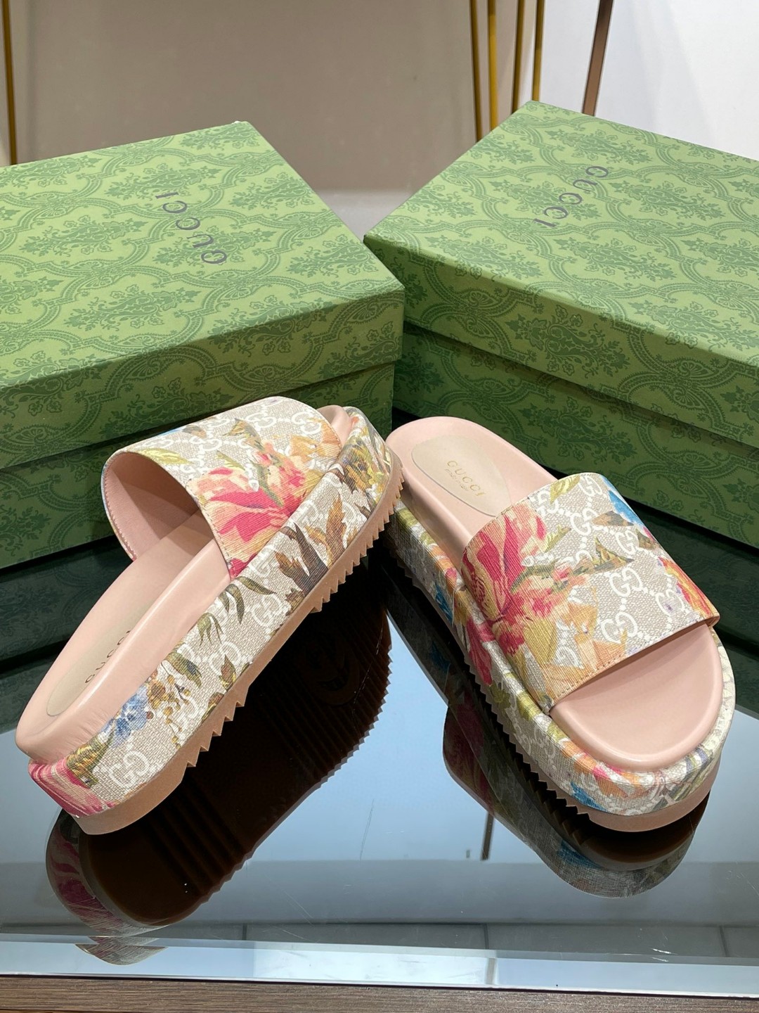 Gvc*1 Gg Flora Slide Sandal Multicolor For Women