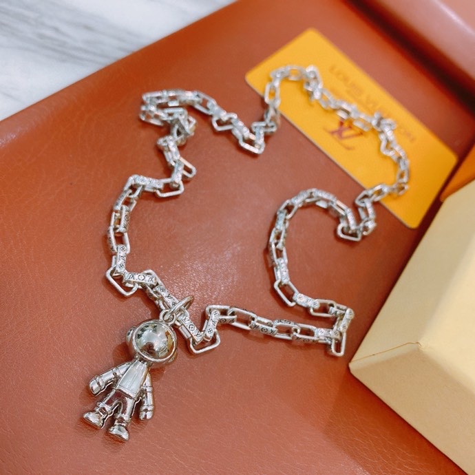 L0vis Vvtt0n Asronaut Necklace Silver For Women