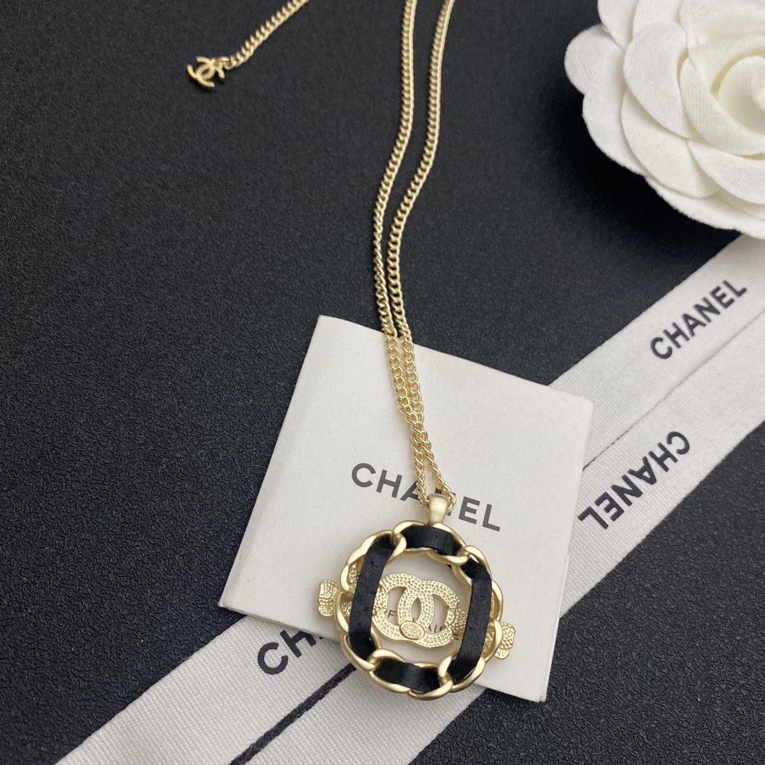 Ch**el Black Circle Pendant Necklace Gold Tone For Women