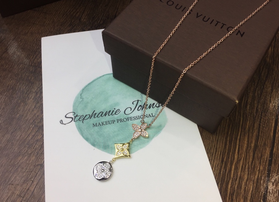 L0vis Vvtt0n Flower Necklace Silver For Women