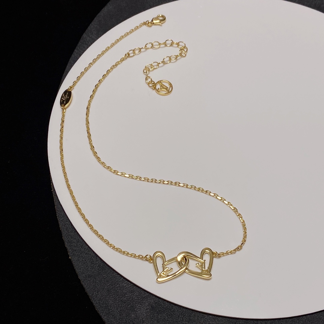 L0vis Vvtt0n LV Letter Necklace Gold For Women