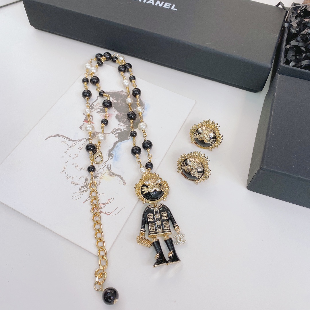 Ch**el Pearl Necklace Gold For Women