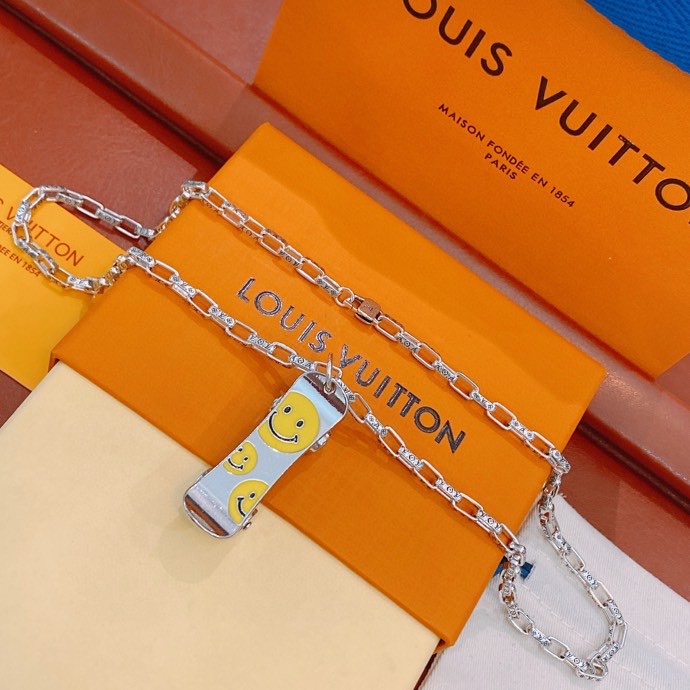 L0vis Vvtt0n Skateboard Necklace Silver For Women