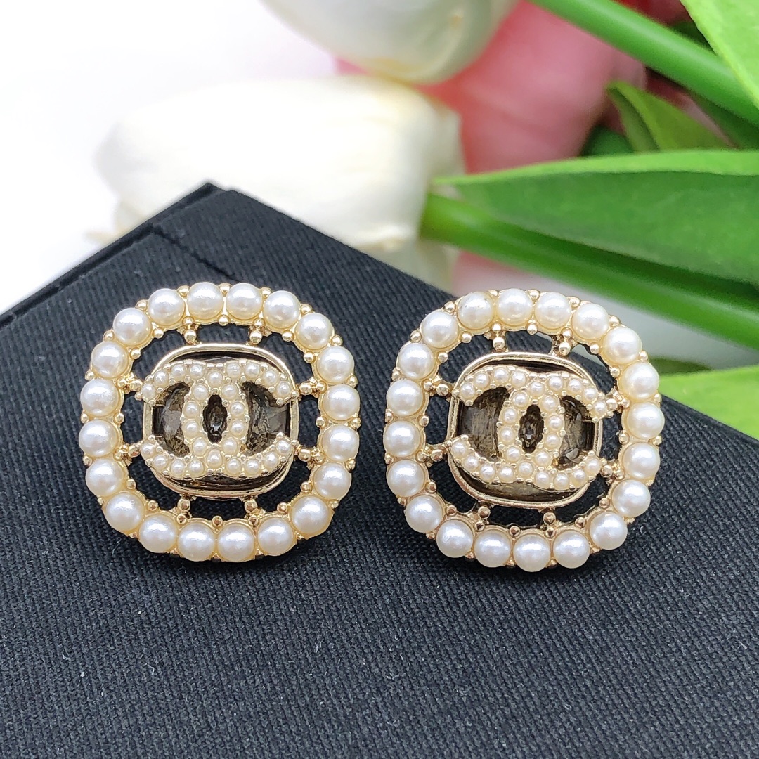 Ch**el Slim Rice Grain Round Earrings Gold For Women