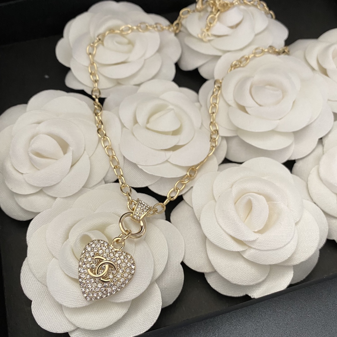 Ch**el Twinkle Heart Chain Necklace Gold Tone For Women