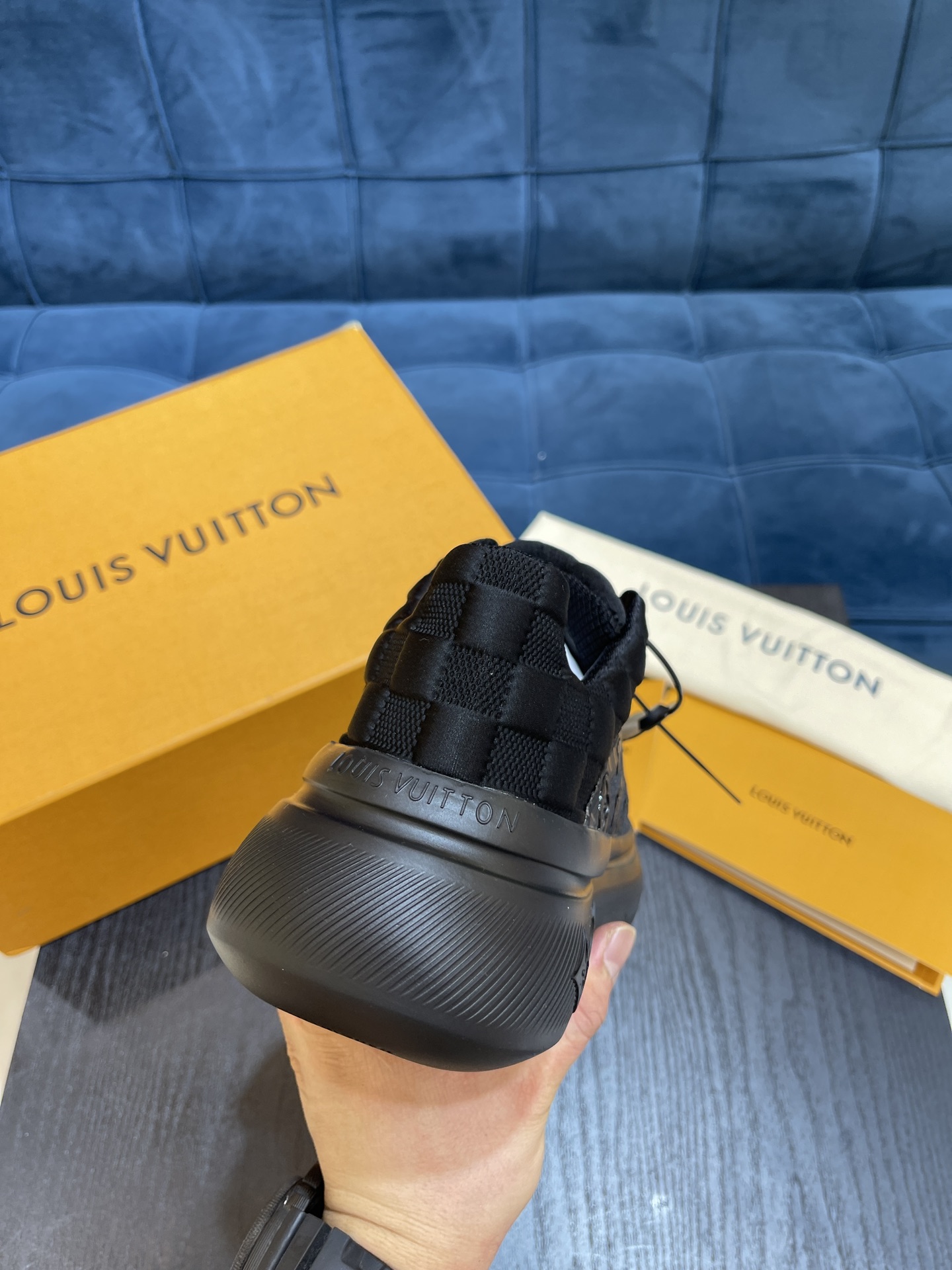 L0vis Vvtt0n Show Up Sneaker Black For Men 1A9JRO