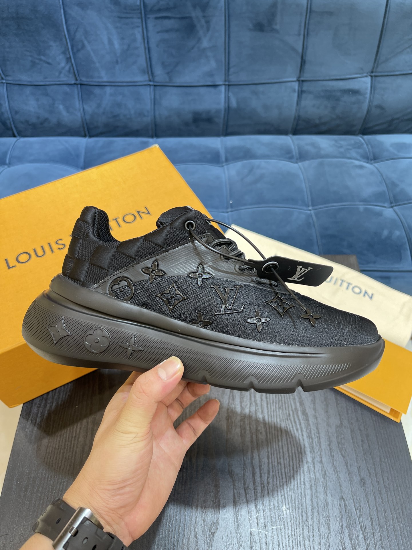 L0vis Vvtt0n Show Up Sneaker Black For Men 1A9JRO