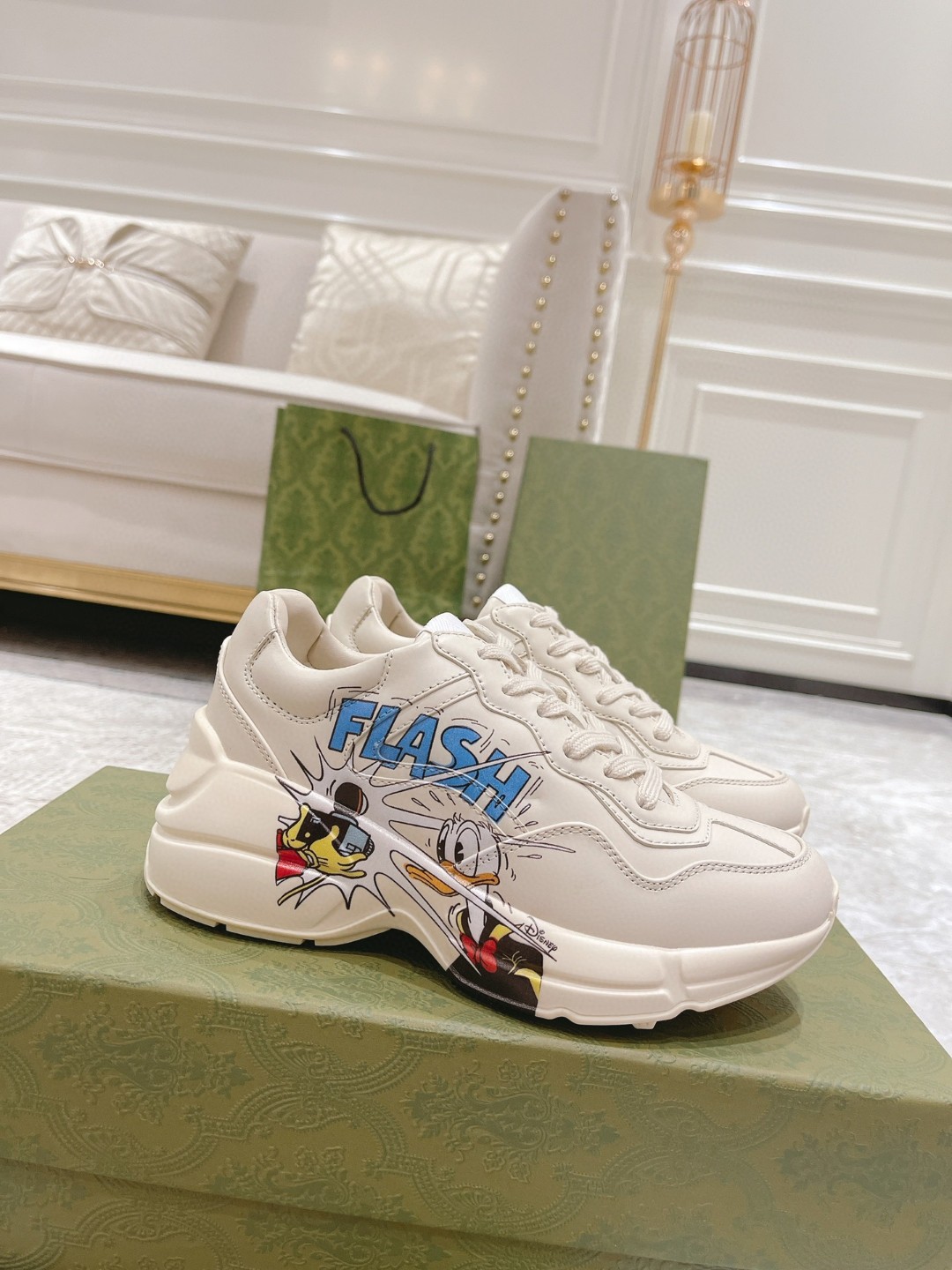Gvc*1 Disney x Donald Duck Rhyton Sneaker White For Men 646506 DRW00 9522