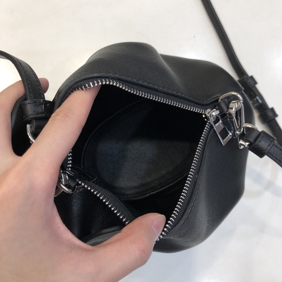 L0ew* Elephant Bag Black/Brown For Women 7.1in / 18cm