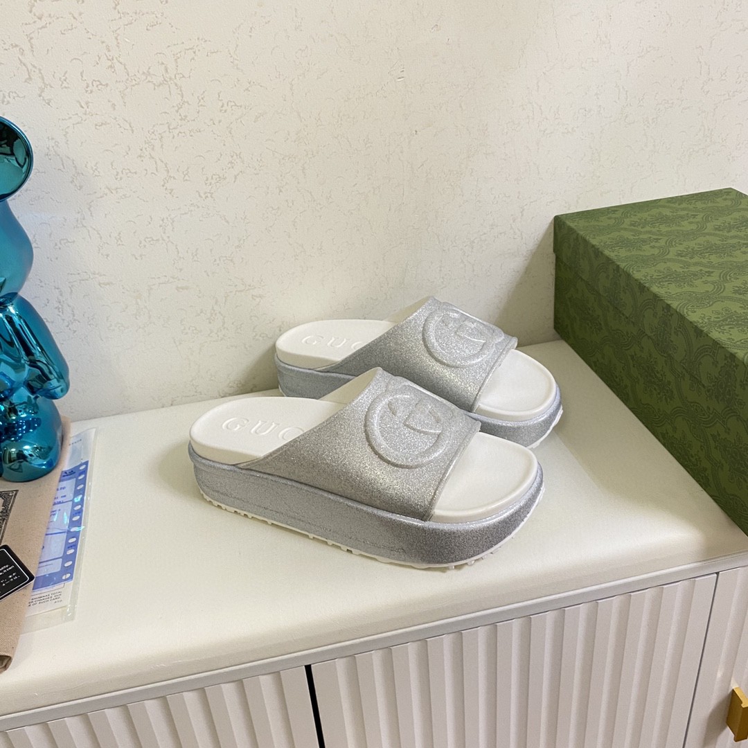 Gvc*1 Interlocking G Slide Sandal Silver For Men