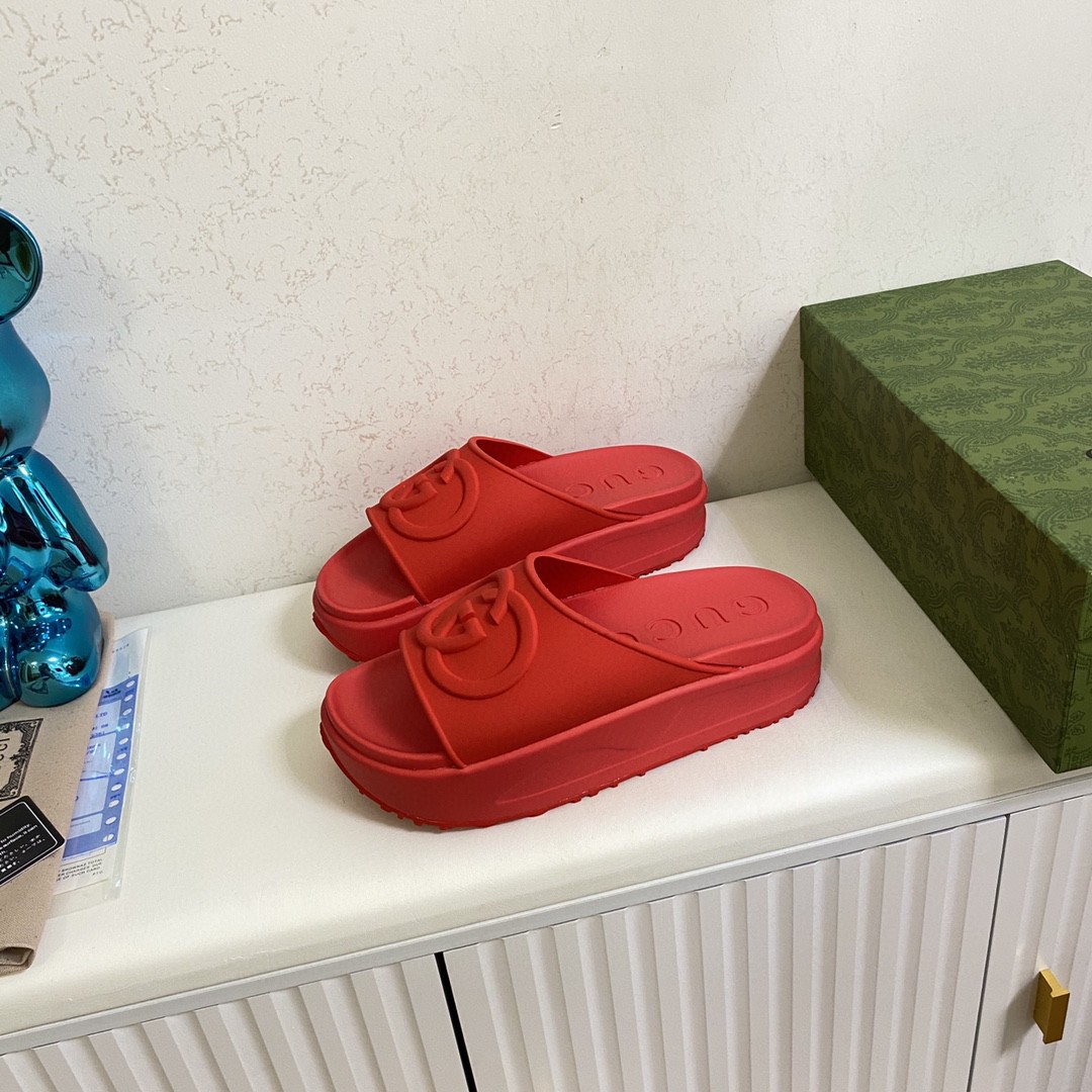 Gvc*1 Interlocking G Slide Sandal Red For Men