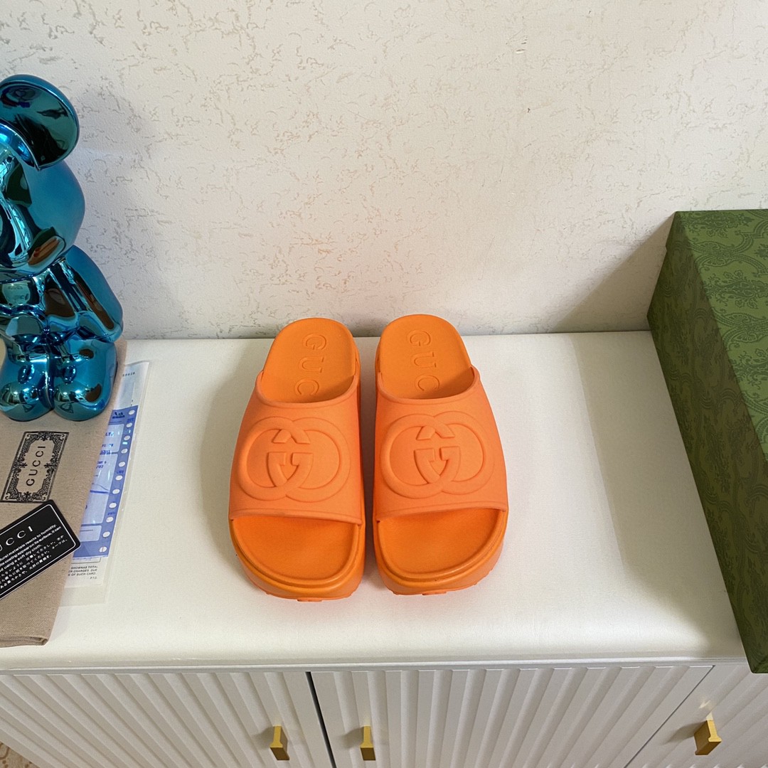 Gvc*1 Interlocking G Slide Sandal Orange For Men