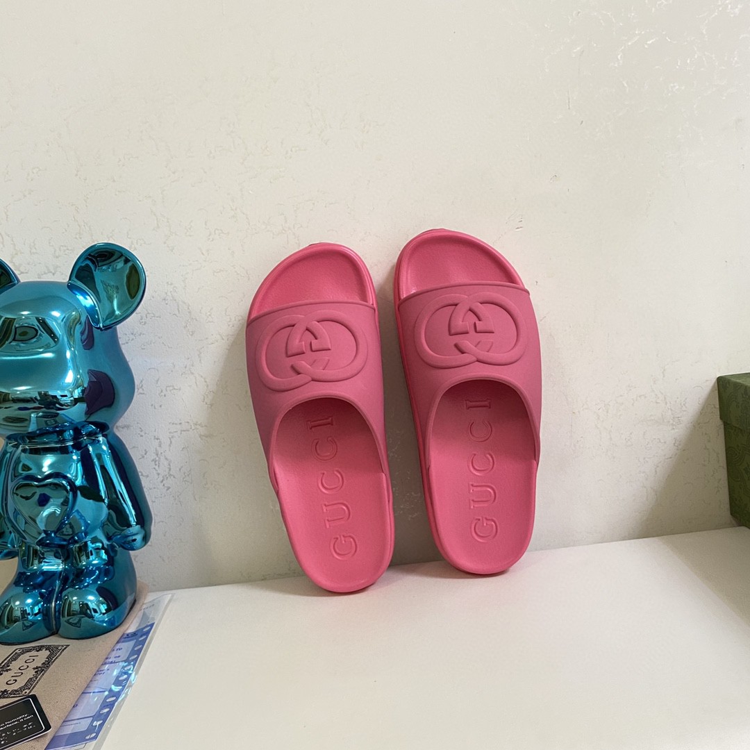 Gvc*1 Interlocking G Slide Sandal Pink For Men