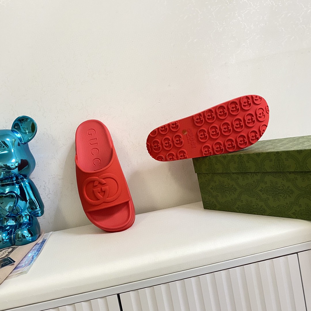 Gvc*1 Interlocking G Slide Sandal Red For Men
