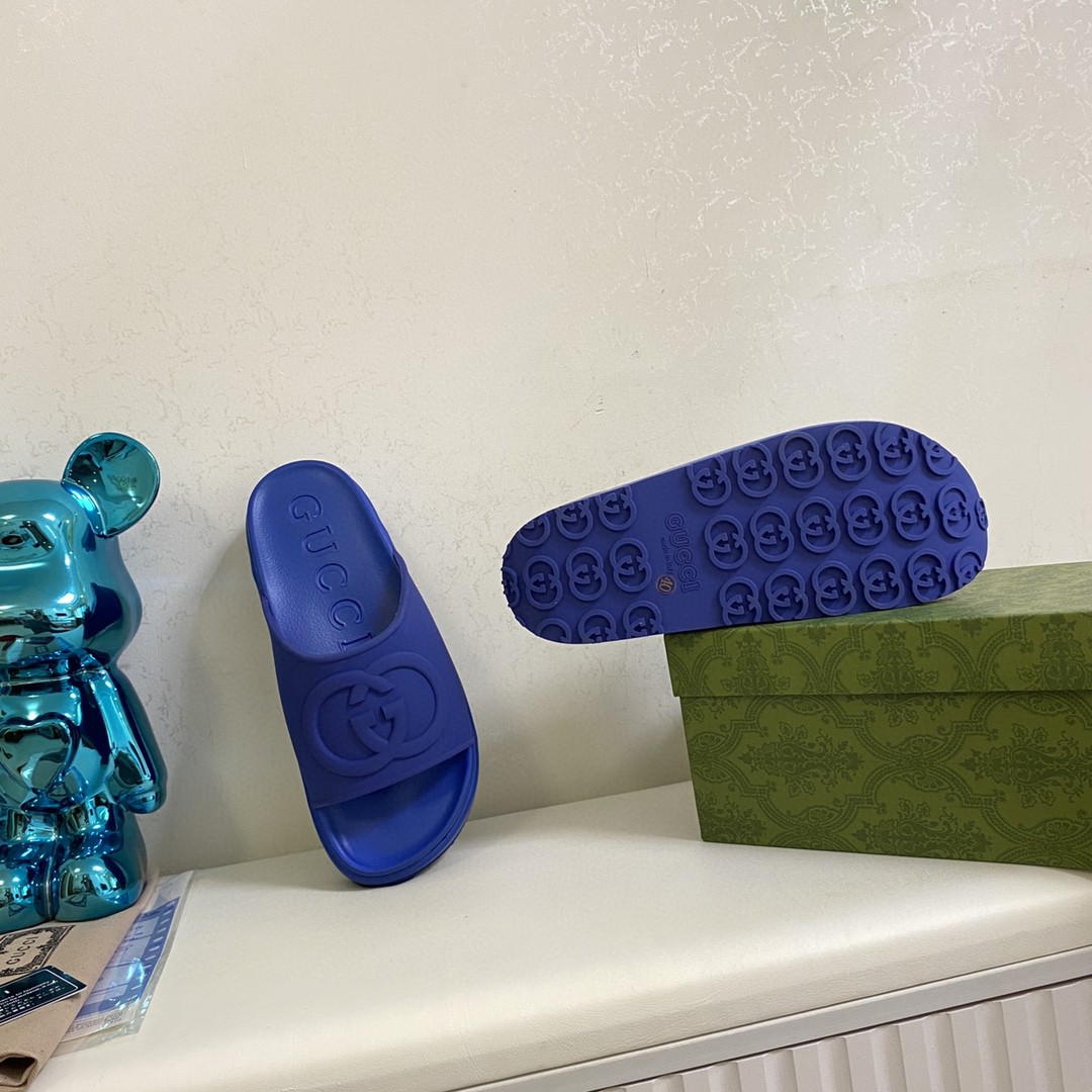 Gvc*1 Interlocking G Slide Sandal Blue For Men