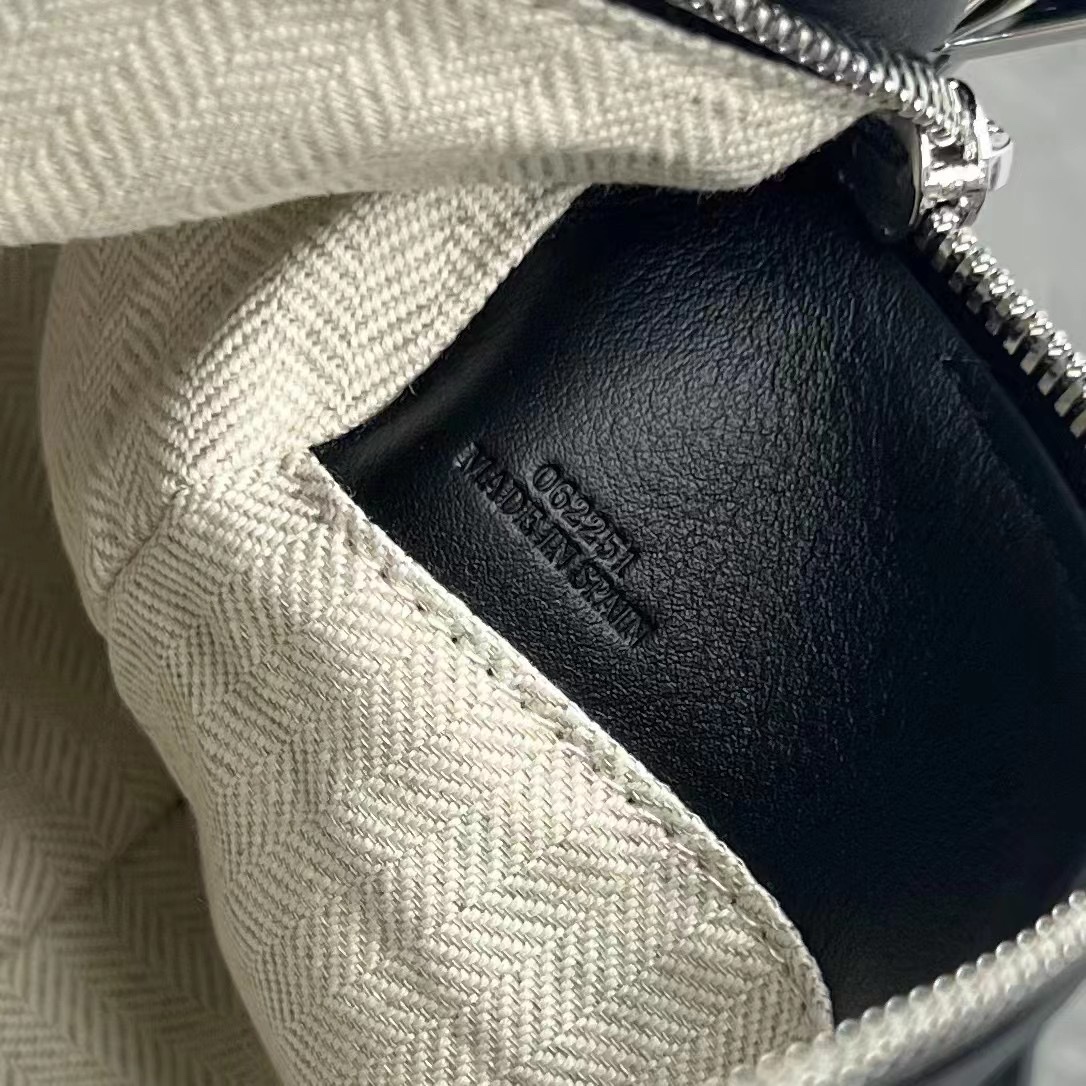 L0ew* Small Puzzle Bag Black For Women 9.4in / 24cm 322.30.S21