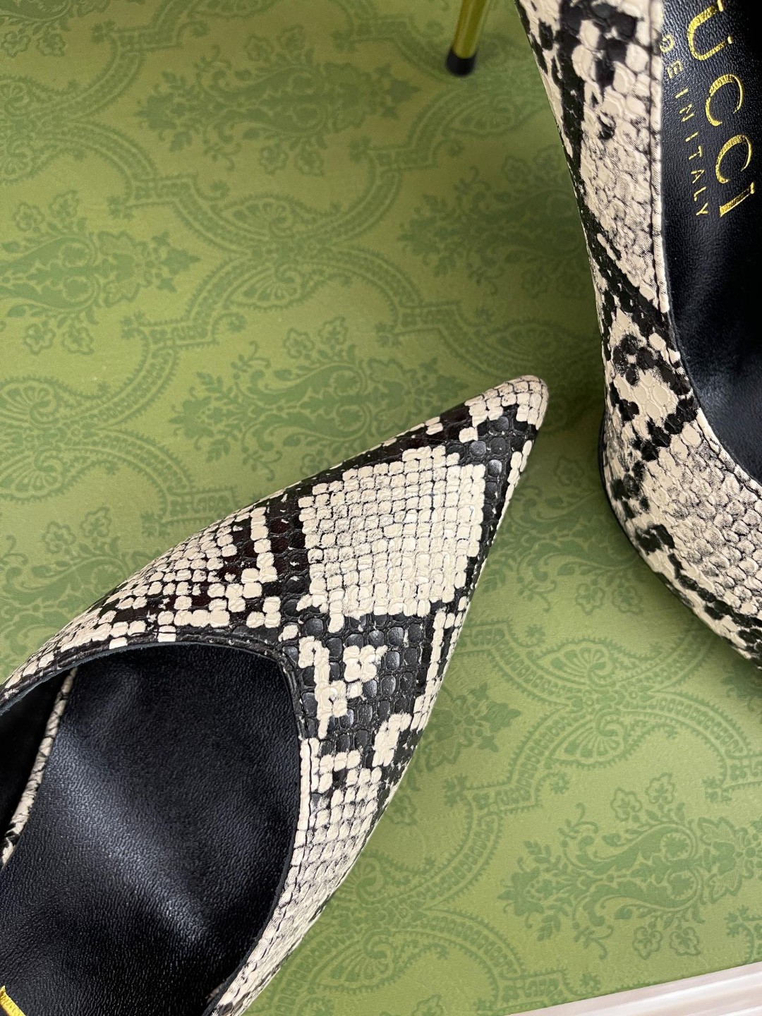 Gvc*1 High-Heel Pump Grey For Women