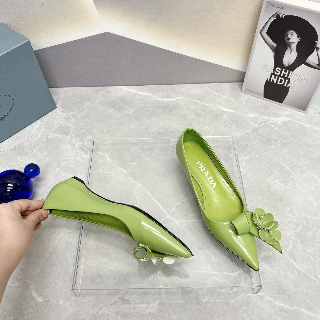 Pra*a Patent Pumps Green For Women