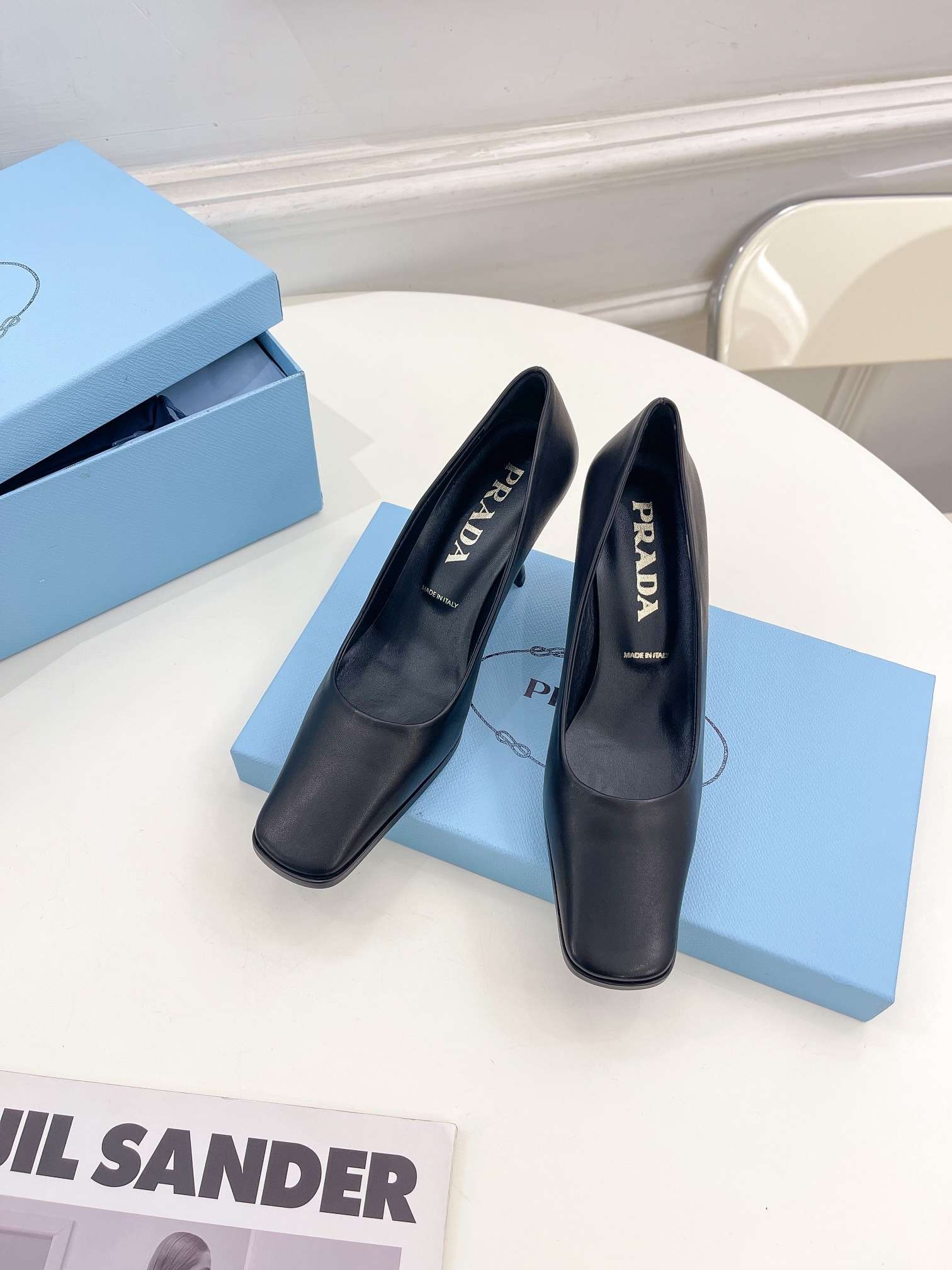 Pra*a Brushed Pumps Black For Women