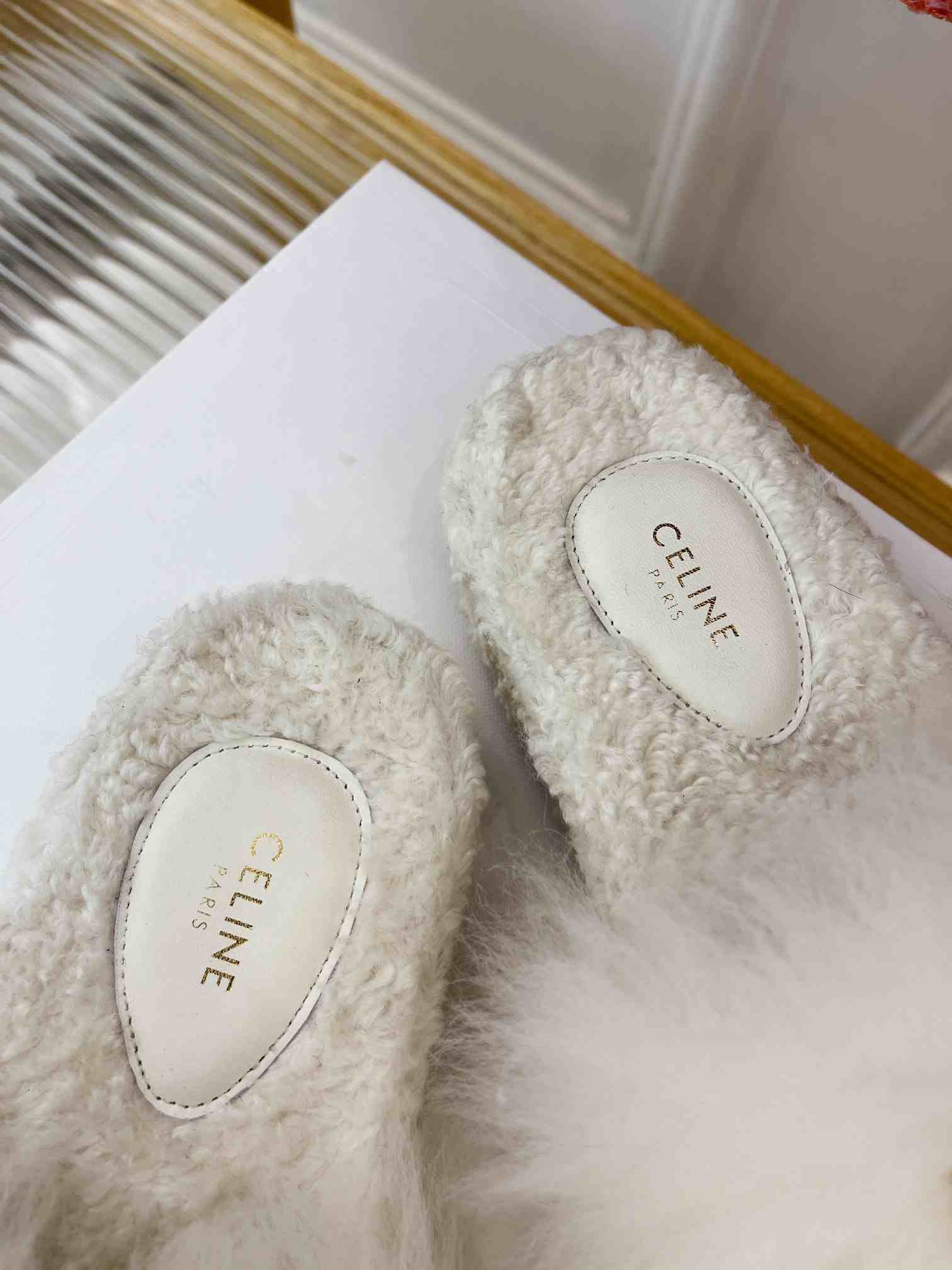 Ce1i*e Clea Triomphe Slide With Fur White For Women