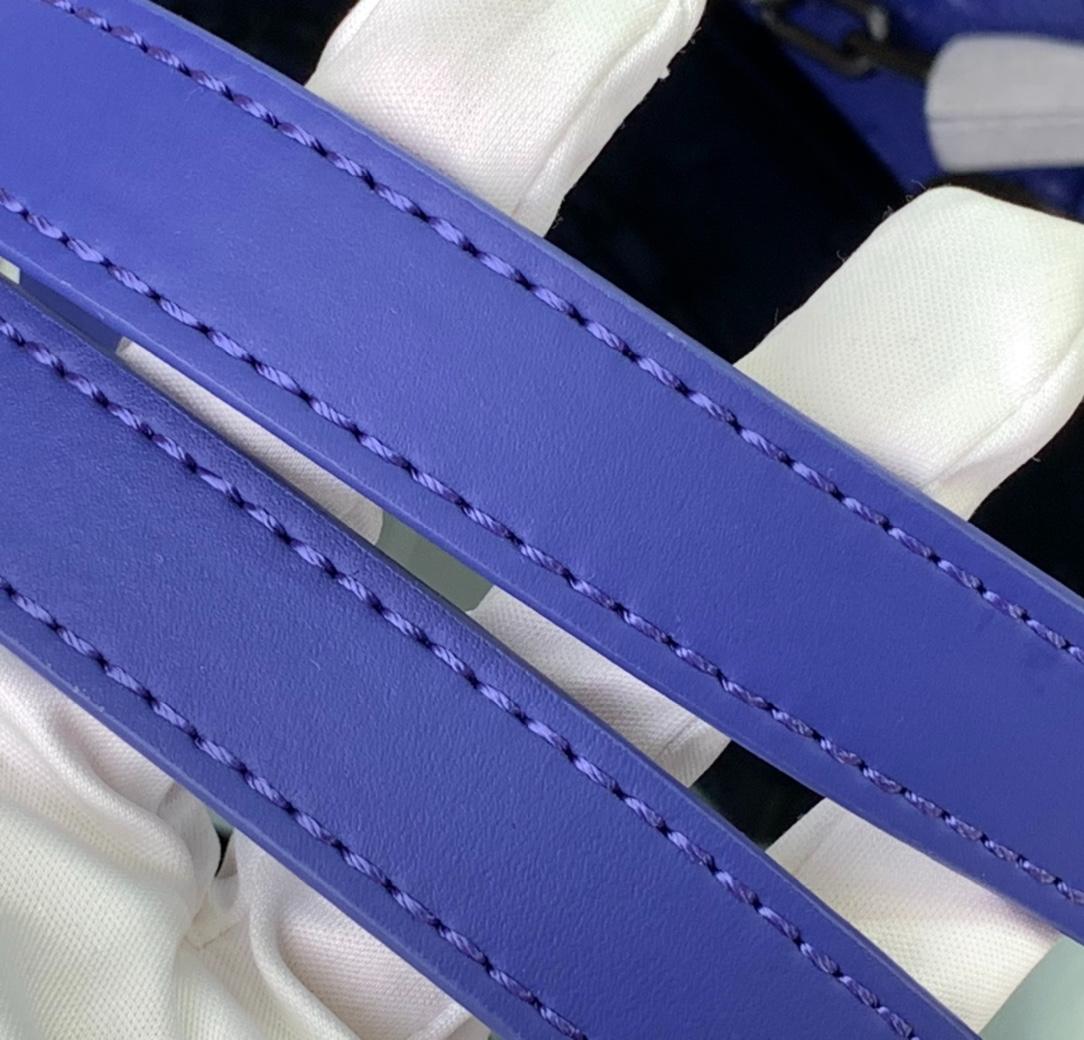 L0vis Vvtt0n Mini Soft Trunk Blue For Men 18.5cm/ 7.3 in M82558