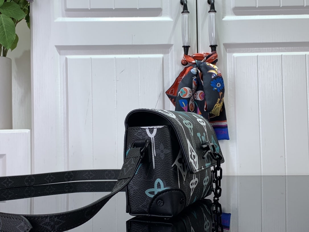 L0vis Vvtt0n Steamer Wearable Wallet Black For Men 18cm/ 7.1 in