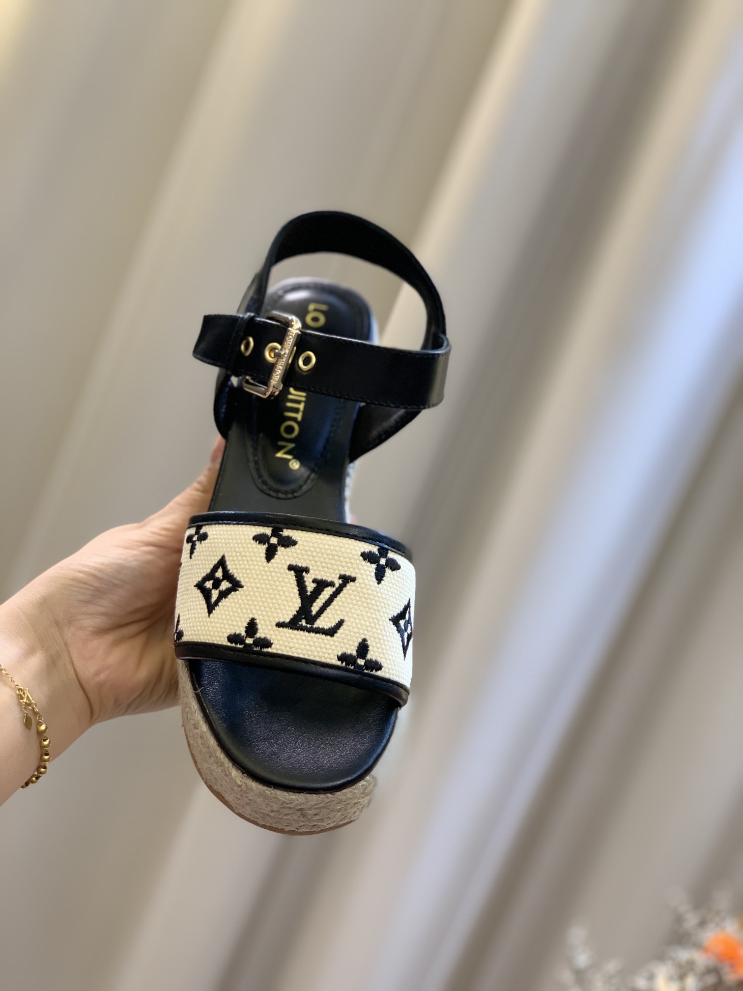 L0vis Vvtt0n Starboard Wedge Sandal Black For Women 1ABT17