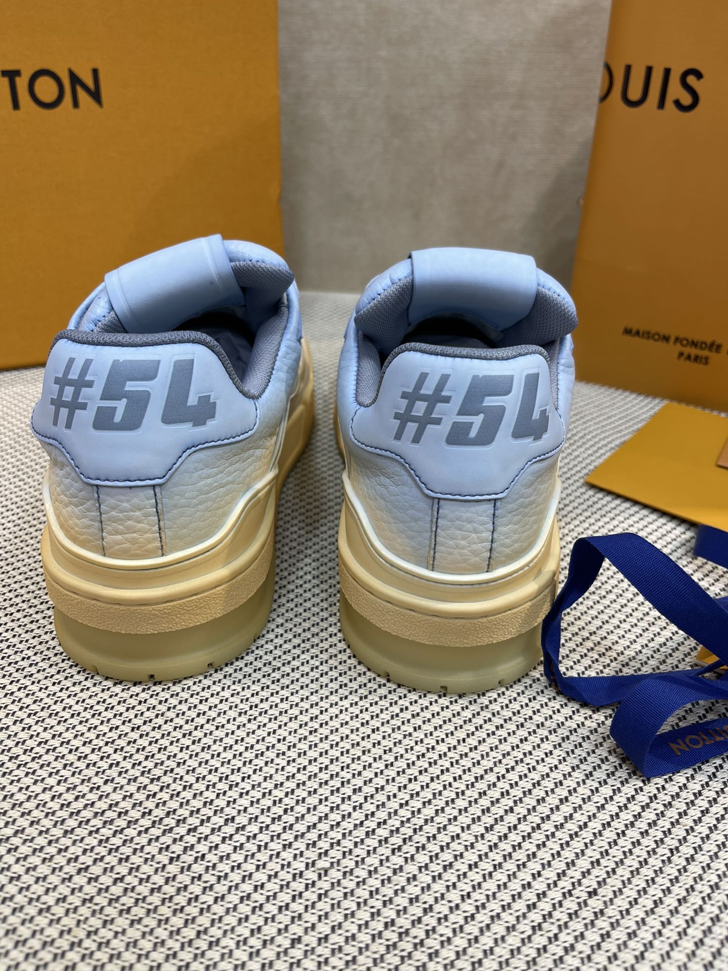 L0vis Vvtt0n Trainer Sneaker LV Light Blue For Women