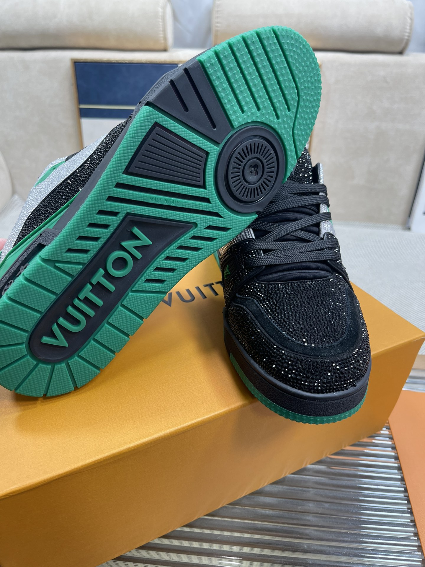 L0vis Vvtt0n Trainer Sneaker LV Black For Women