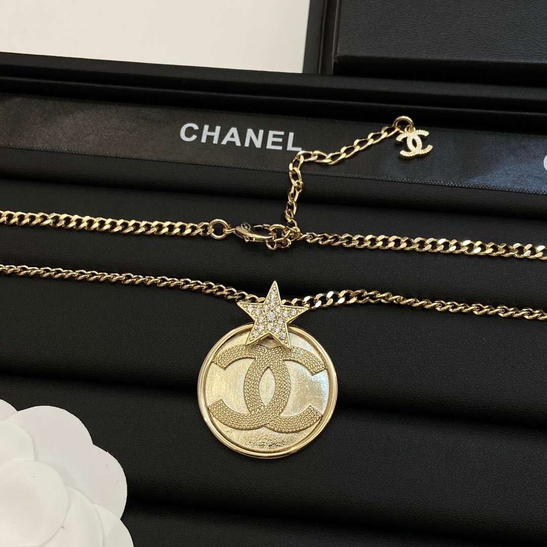 Ch**el CC Circle Necklace Gold For Women