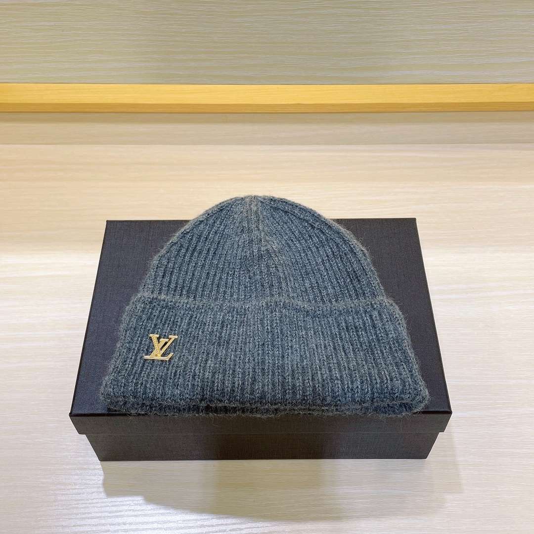 L0vis Vvtt0n Ahead Beanie Blue For Women