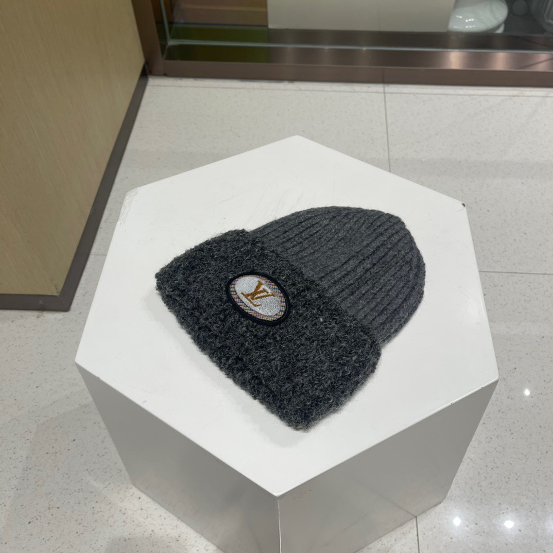 L0vis Vvtt0n Ahead Beanie Grey For Women