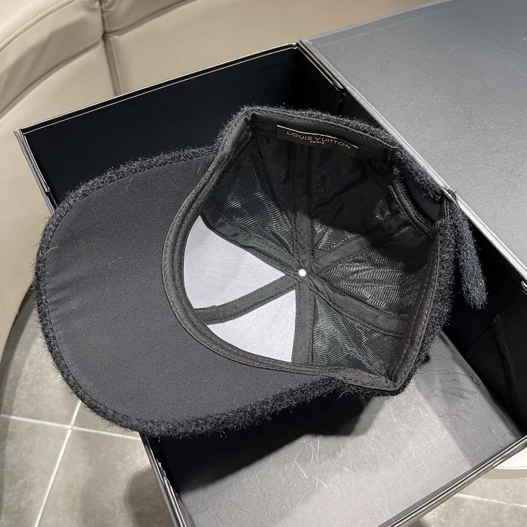 L0vis Vvtt0n Corduroy Cap Black For Women